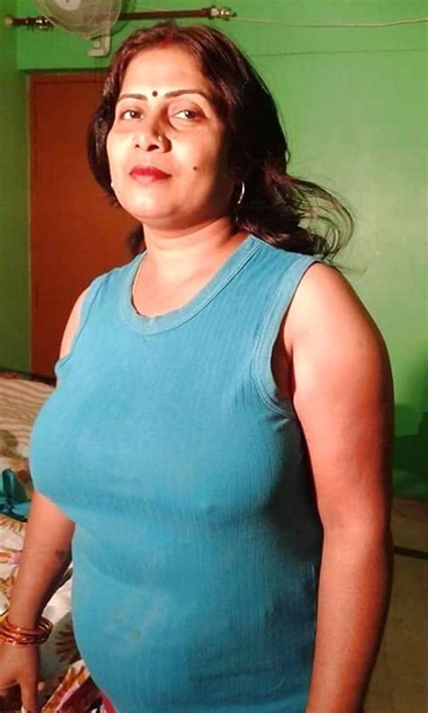 indian aunty nude photos|Aunty nude pics